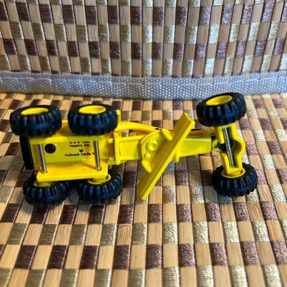 Vintage Hallmark Keepsake Tonka Road Grader 1998 Christmas Ornament. - Picture 6 of 6